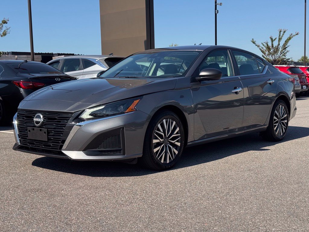 Used 2025 Gray Nissan 2.5 SV image 7