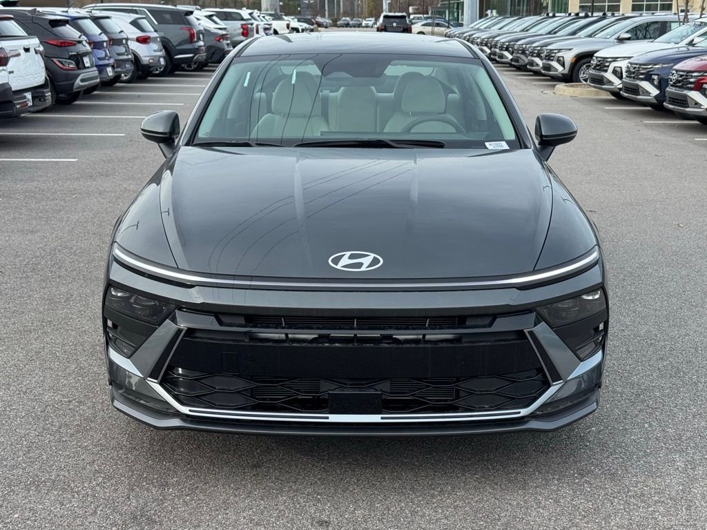 Used 2026 Gray Hyundai SE image 5