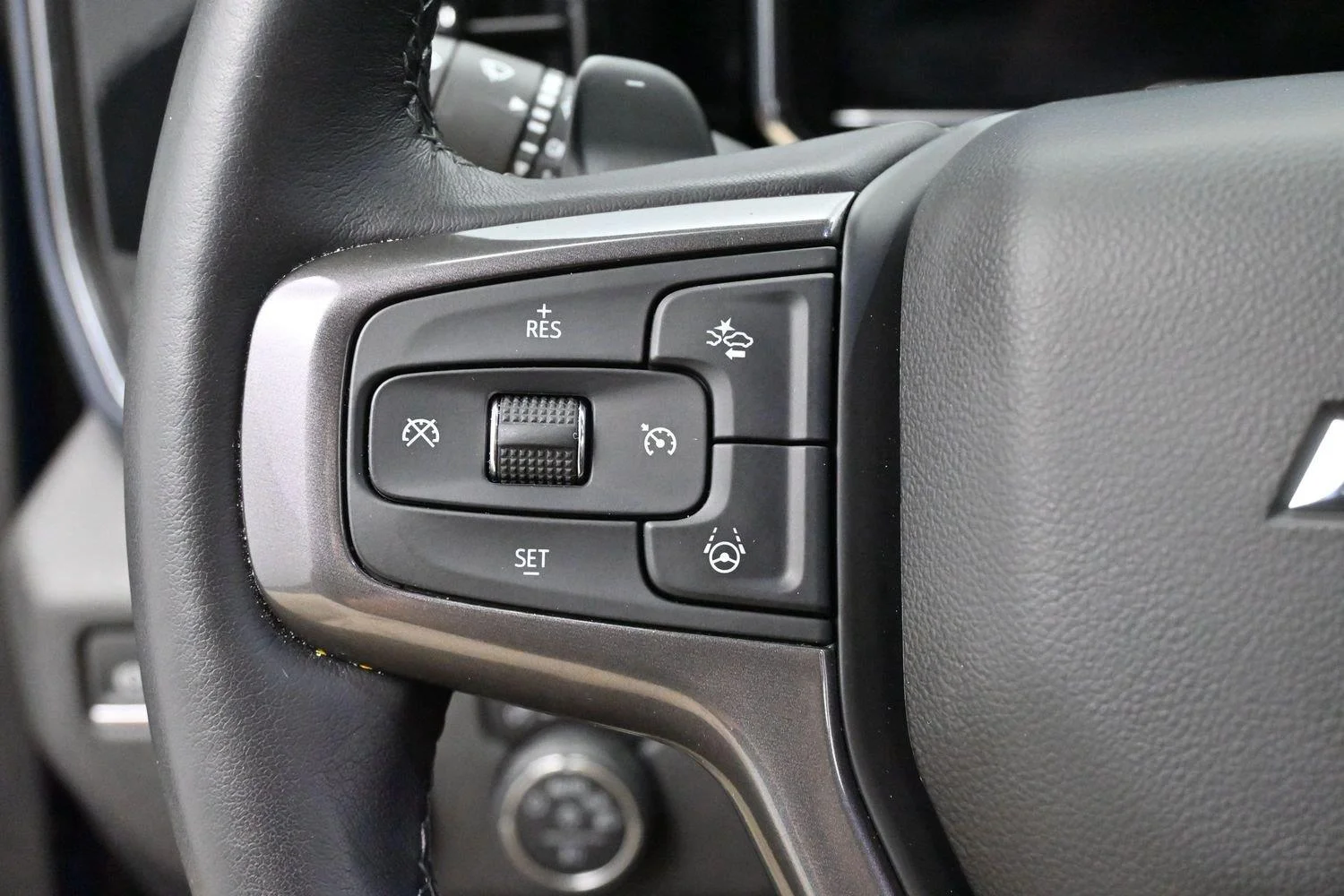 Used 2024 Lakeshore Blue Metallic Chevrolet High Country image 18