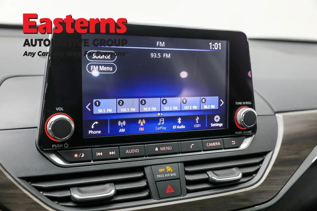 Used 2024 Black Nissan 2.5 SV image 18