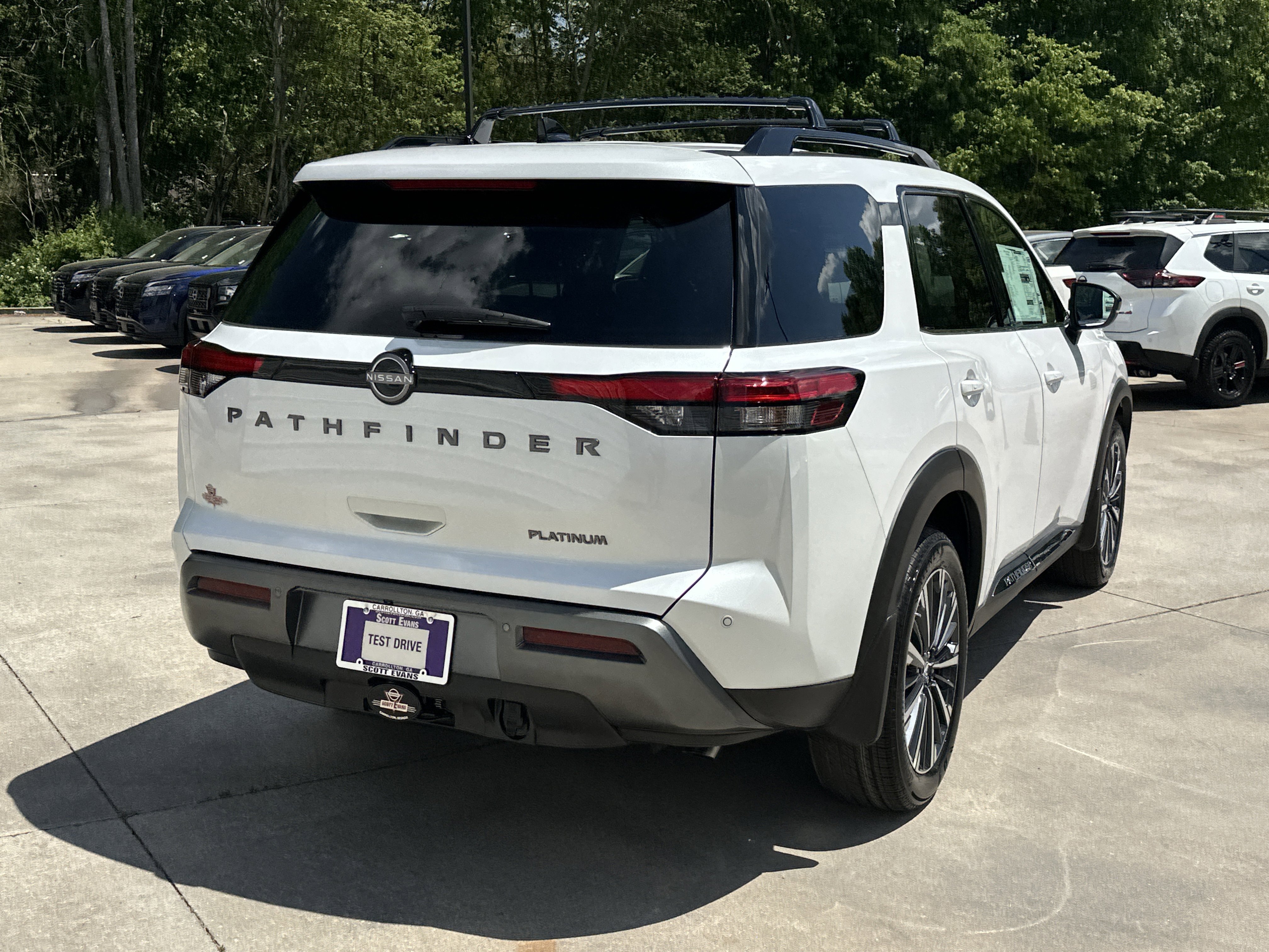 New 2026 Everest White Pearl Tricoat Nissan Platinum image 8