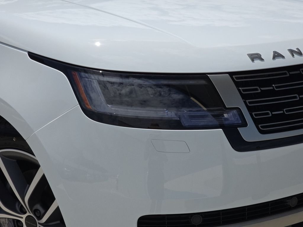 New 2026 Fuji White Land Rover SE image 34