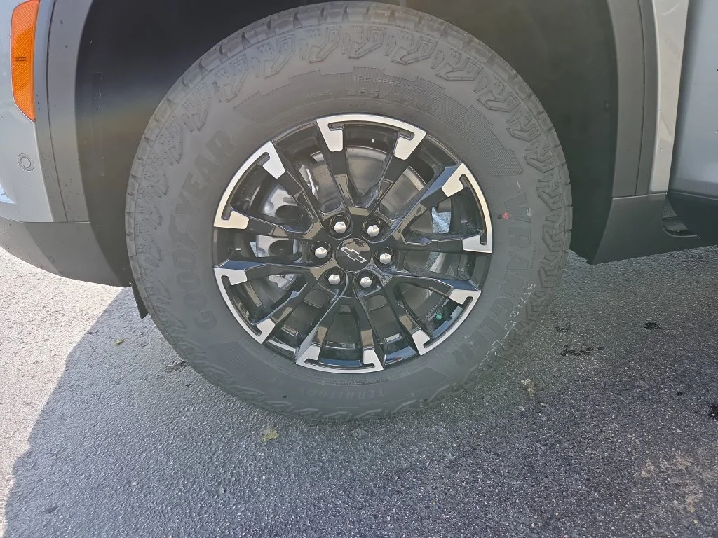 New 2026 Sterling Gray Metallic Chevrolet Z71 image 30