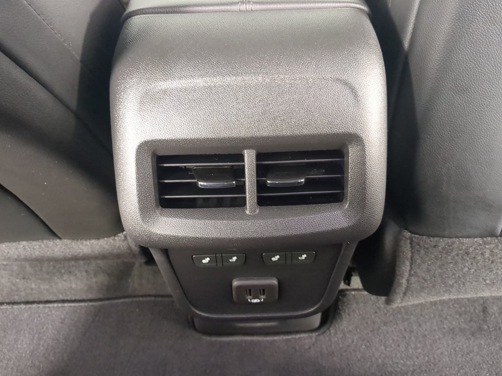 Used 2020 Iridescent Pearl Tricoat Chevrolet Premier image 26