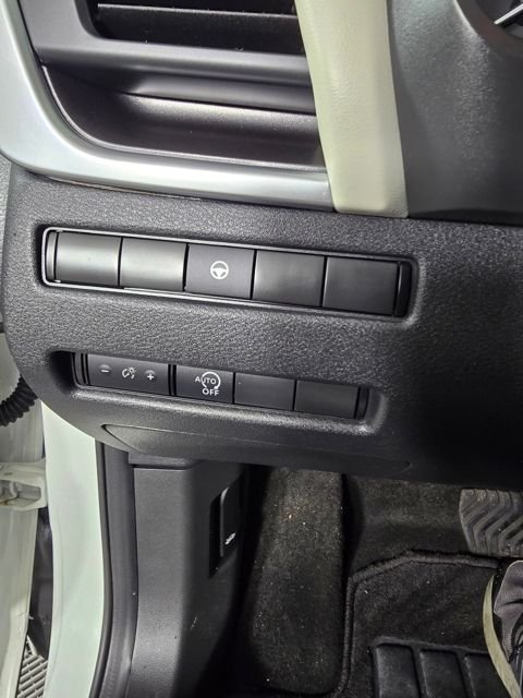 Used 2023 Pearl White Nissan SV image 18