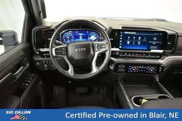 Used 2025 Summit White Chevrolet LTZ image 5