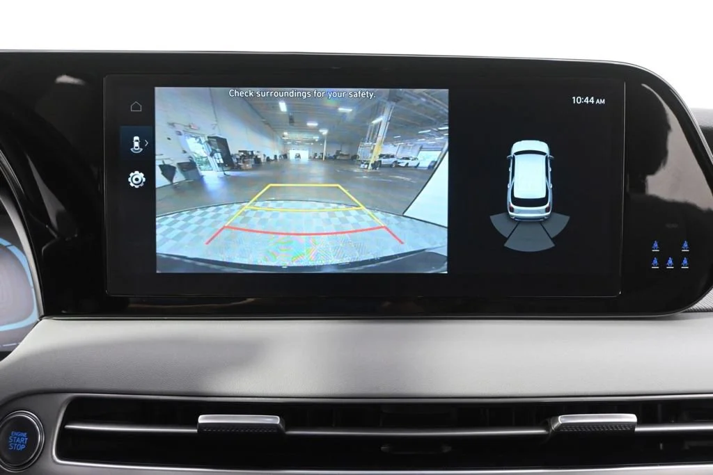 Used 2025 Black Hyundai SEL image 30