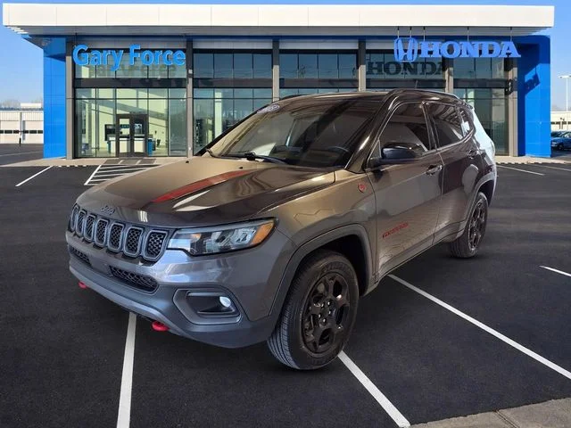Used 2023 Crystal Metallic Jeep Trailhawk image 4