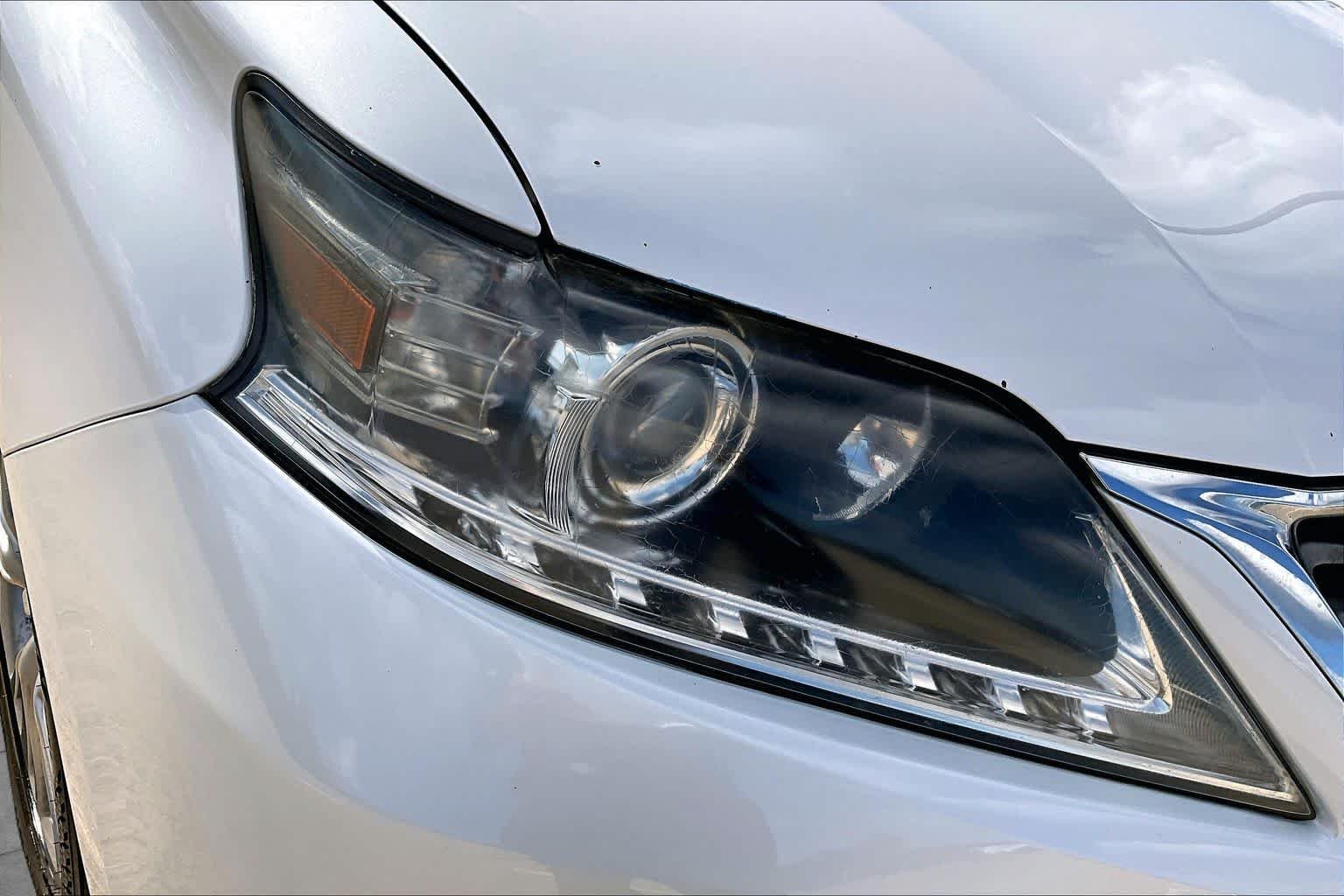 Used 2013 Starfire Pearl Lexus  image 27