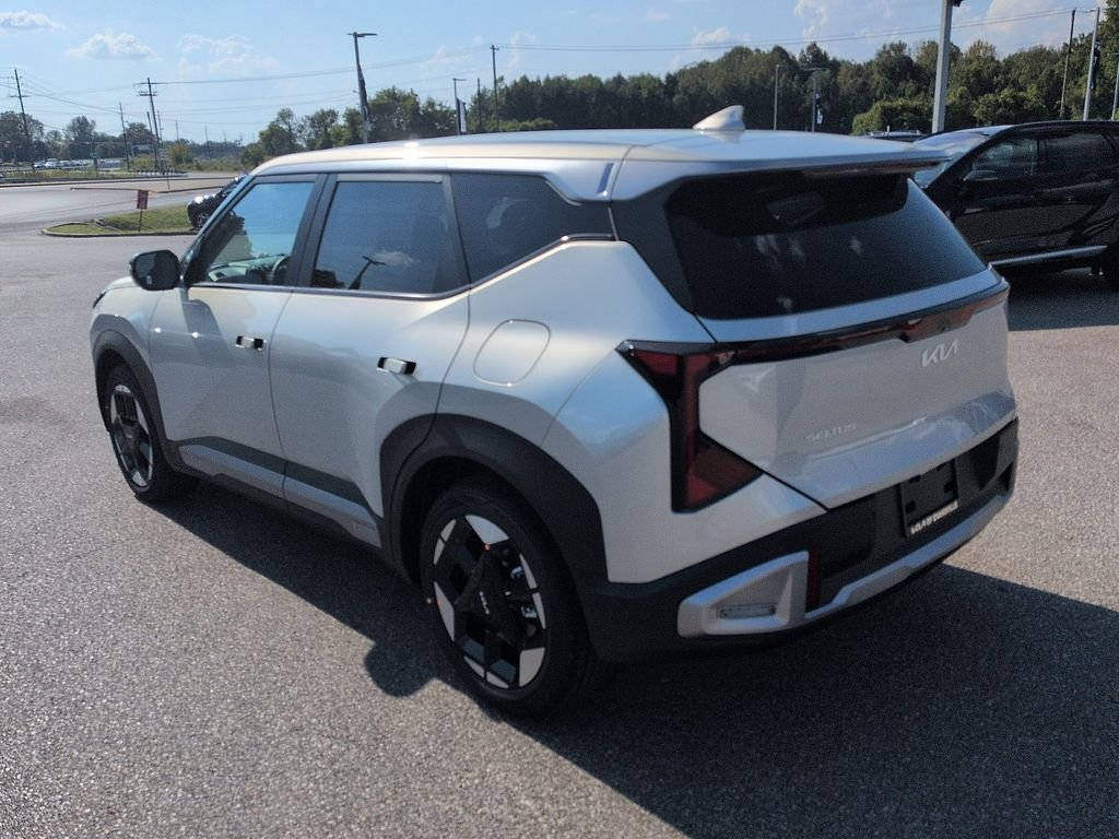 New 2027 Ivory Silver Kia EX image 5