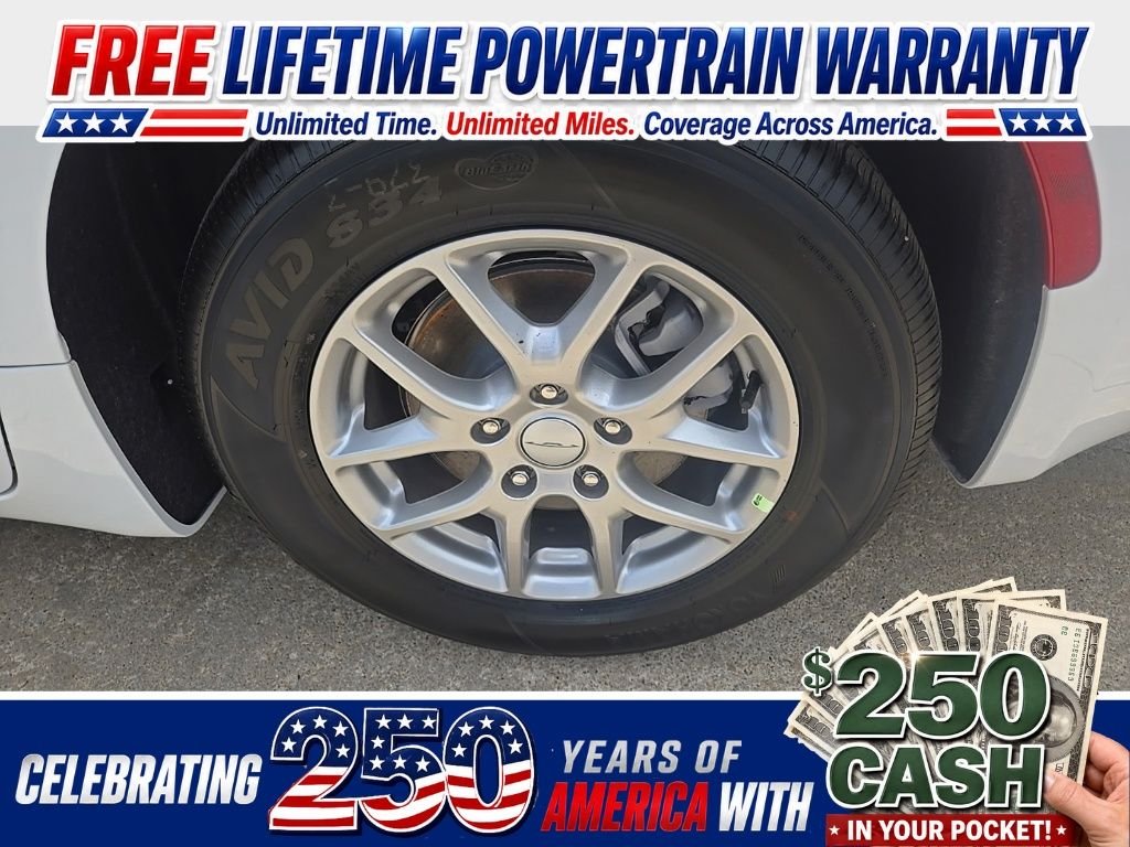 New 2027 Bright White Clear-Coat Exterior Paint Chrysler Select image 21