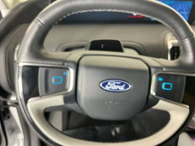 Used 2025 White Ford Platinum image 18