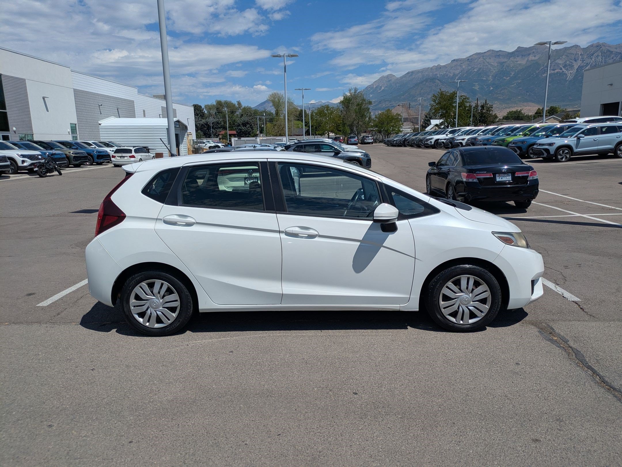 Used 2016 White Honda LX image 2