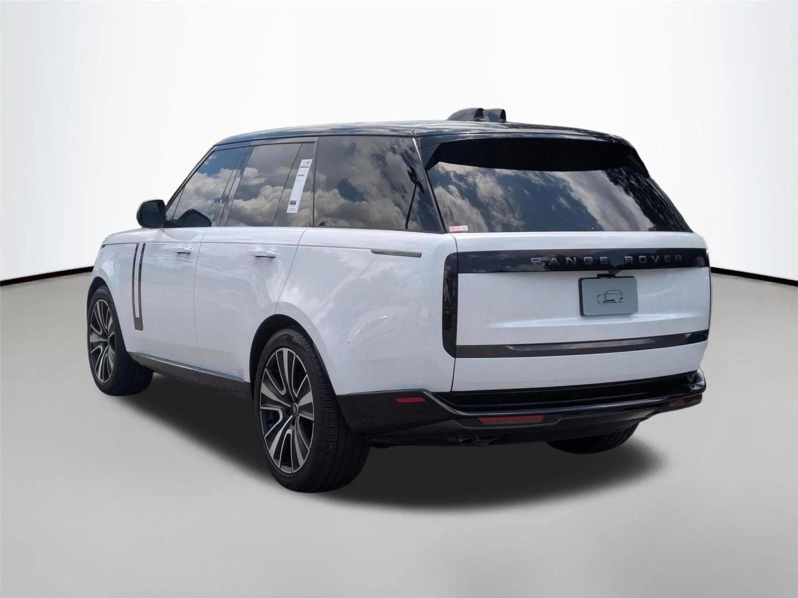 Certified Used 2025  Land Rover SE image 7