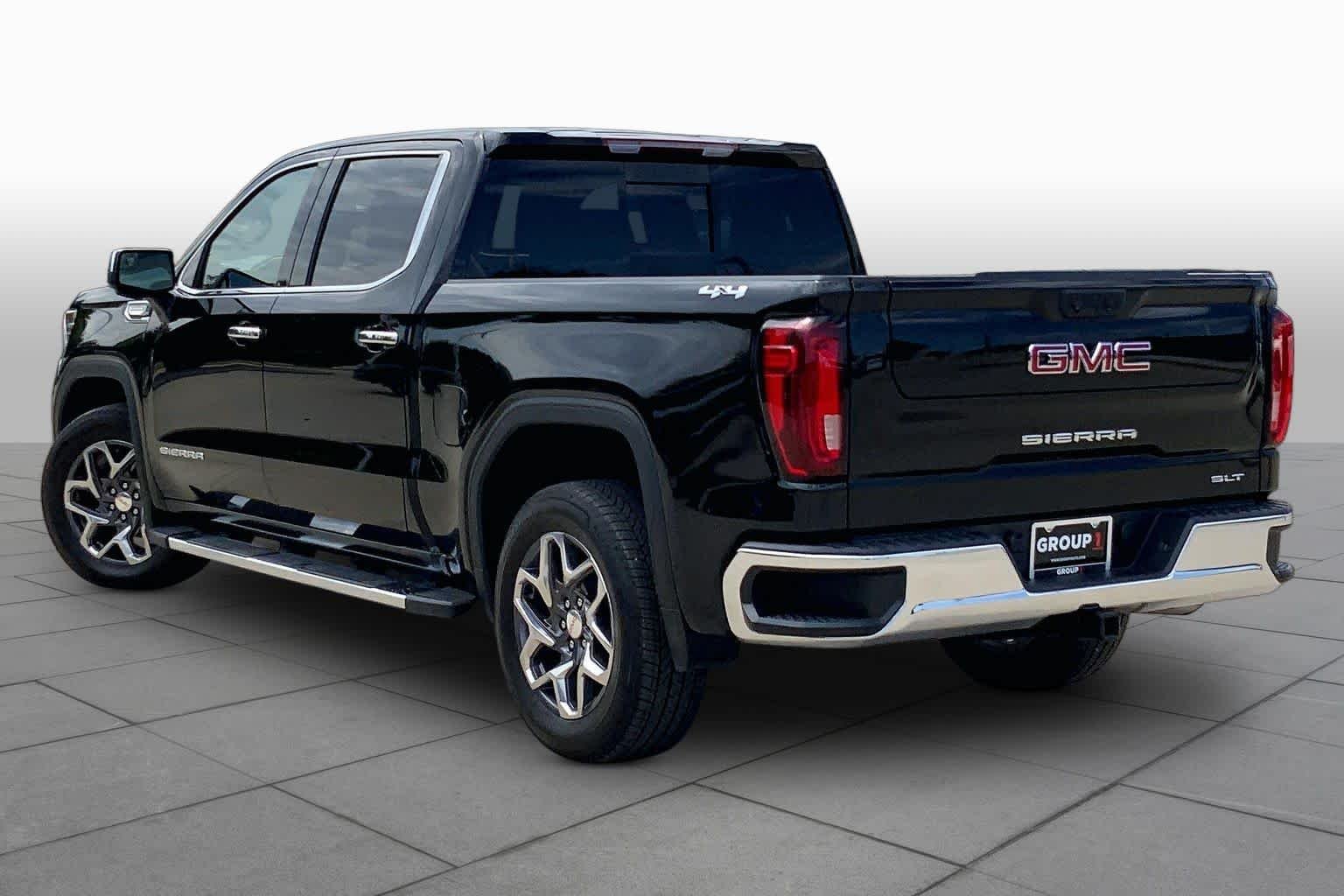 Used 2024 Onyx Black GMC SLT image 11