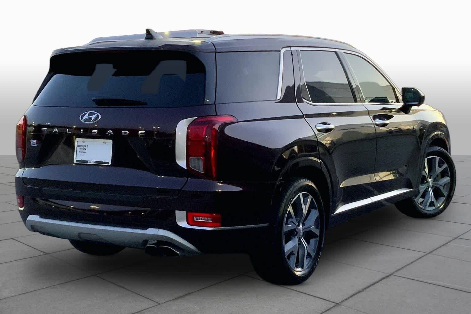Used 2021 Sierra Burgundy Hyundai Limited image 11