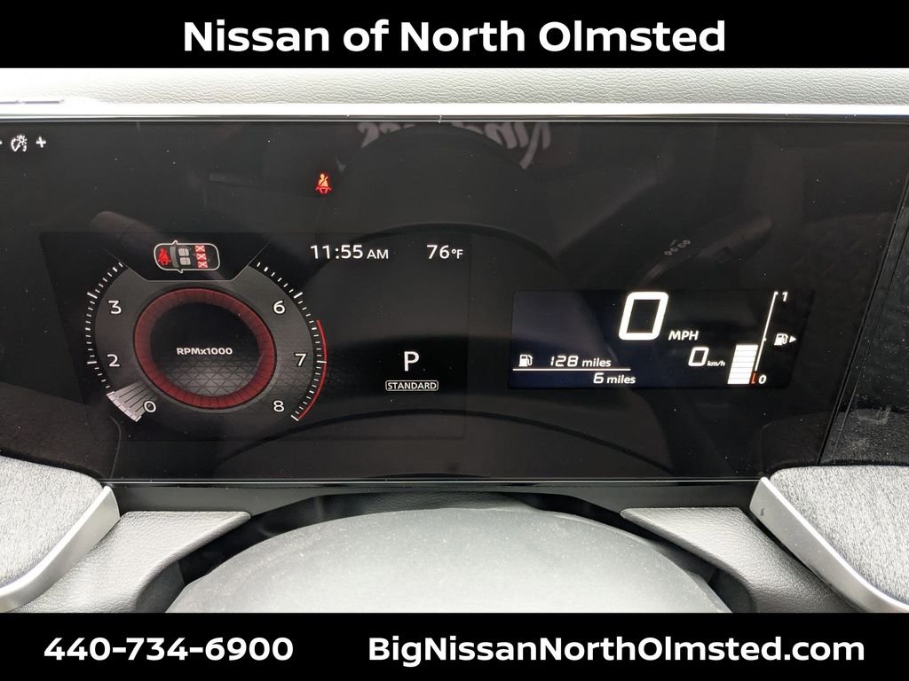 New 2026 Gun Metallic / Scarlet Ember Tintcoat Two-tone Nissan SV image 14