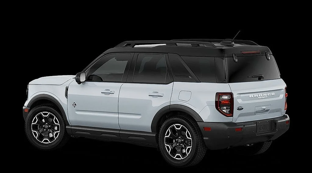 New 2026 Space White Metallic Ford Outer Banks® image 2