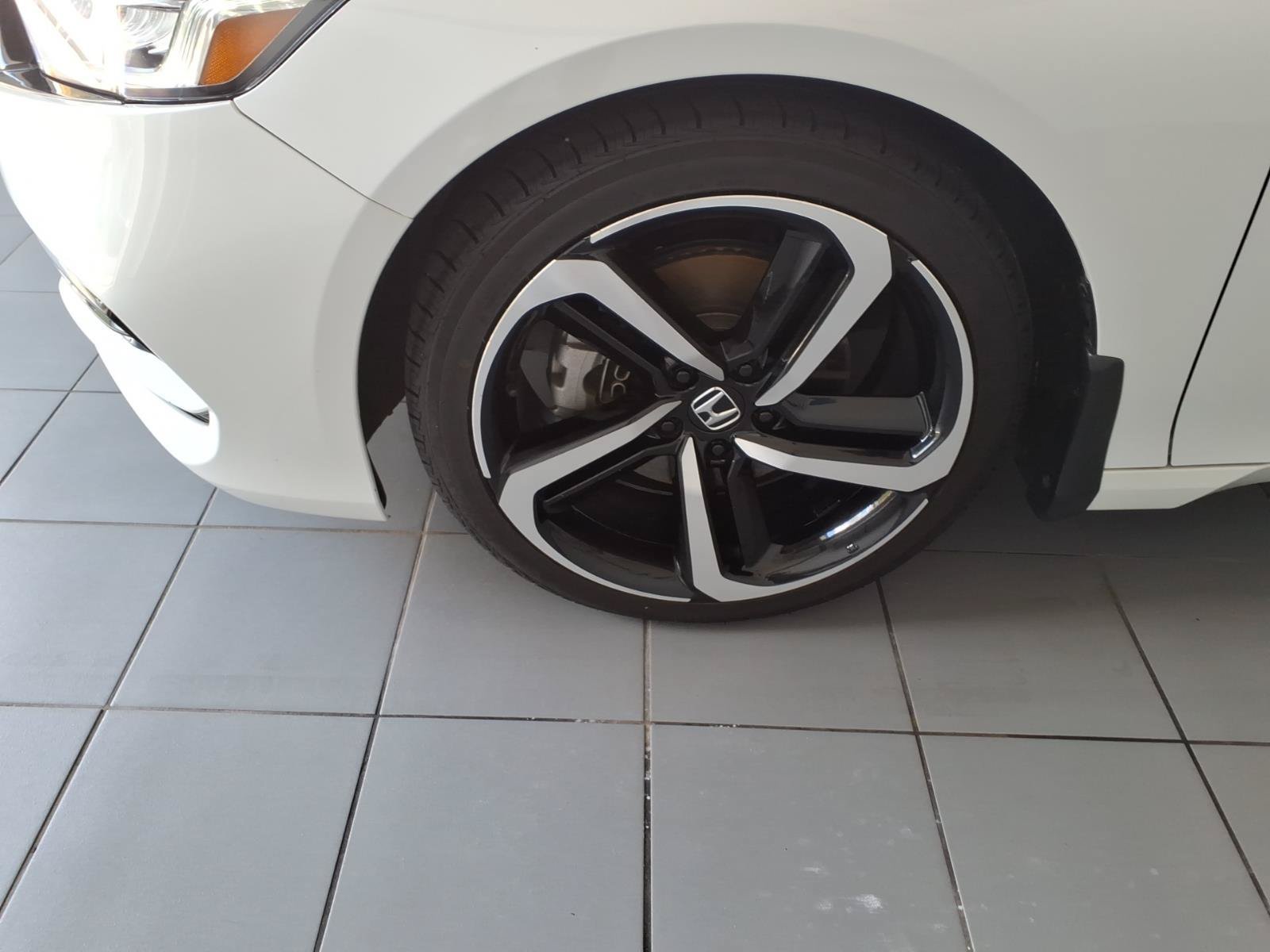 Used 2020 Platinum White Pearl Honda Sport image 9