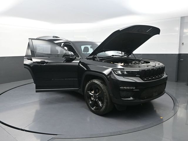 Used 2023 Black Jeep Limited image 30