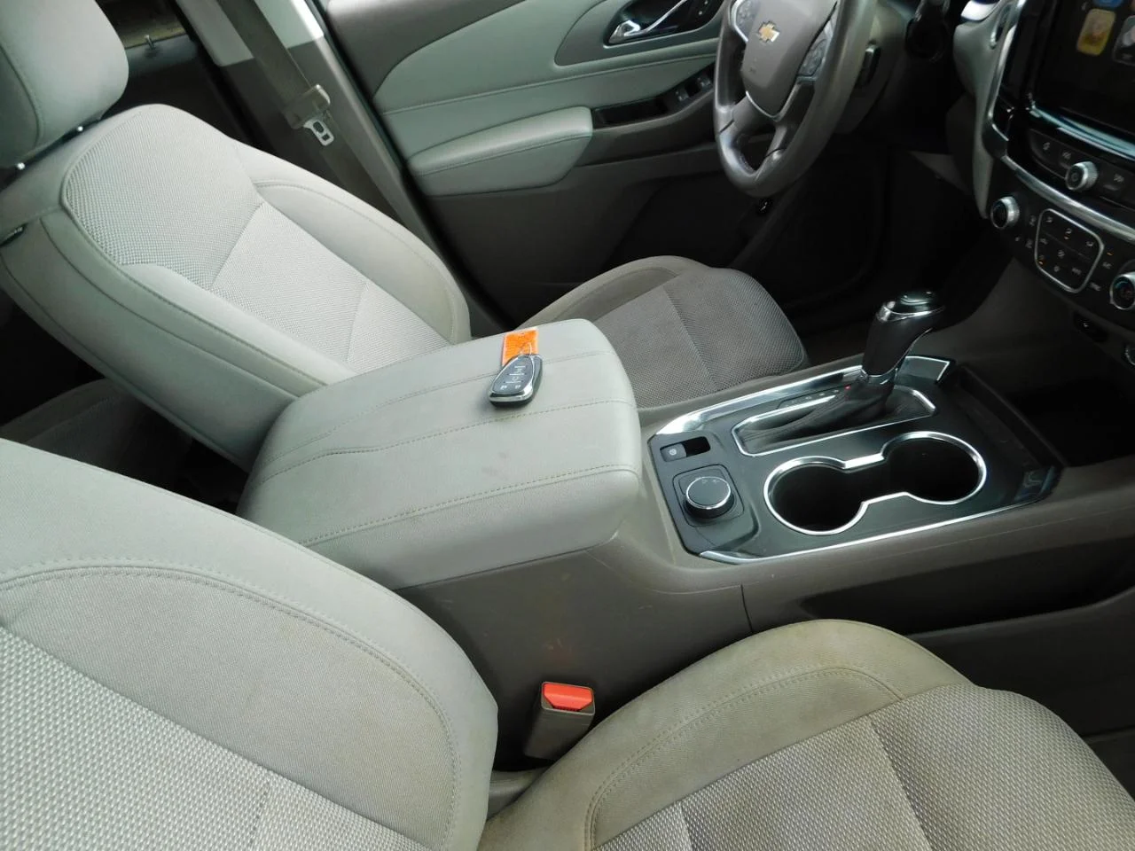 Used 2018 Silver Chevrolet FWD 4DR LT CLOTH W/1LT image 21