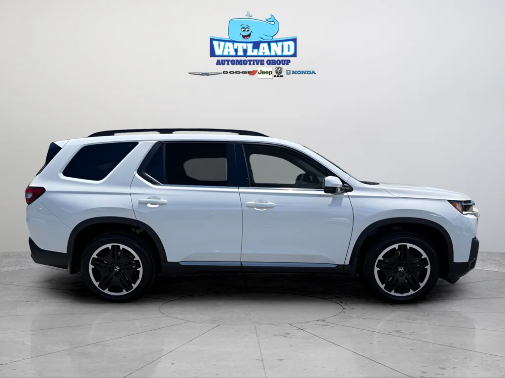 New 2026 Platinum White Pearl Honda Touring image 6