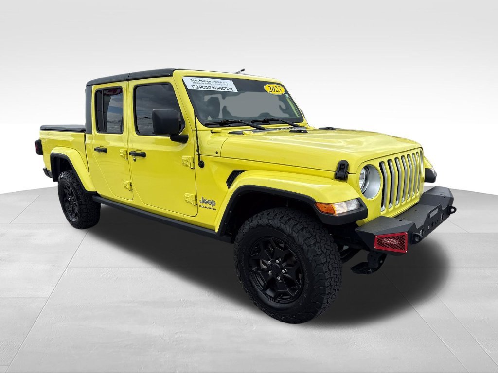 Used 2023 Yellow Jeep Overland image 7