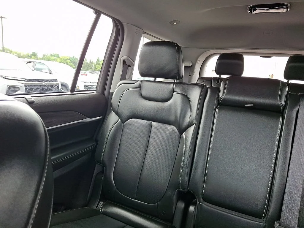 Used 2022 Velvet Red Pear Jeep Limited image 19