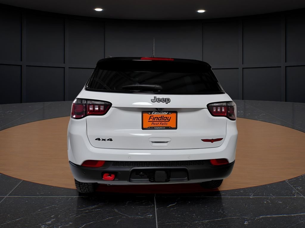 New 2026 Bright White Clear-Coat Exterior Paint Jeep Trailhawk image 6