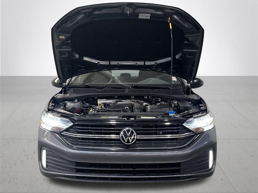 Used 2022 Platinum Gray Metallic Volkswagen 1.5T Sport image 5