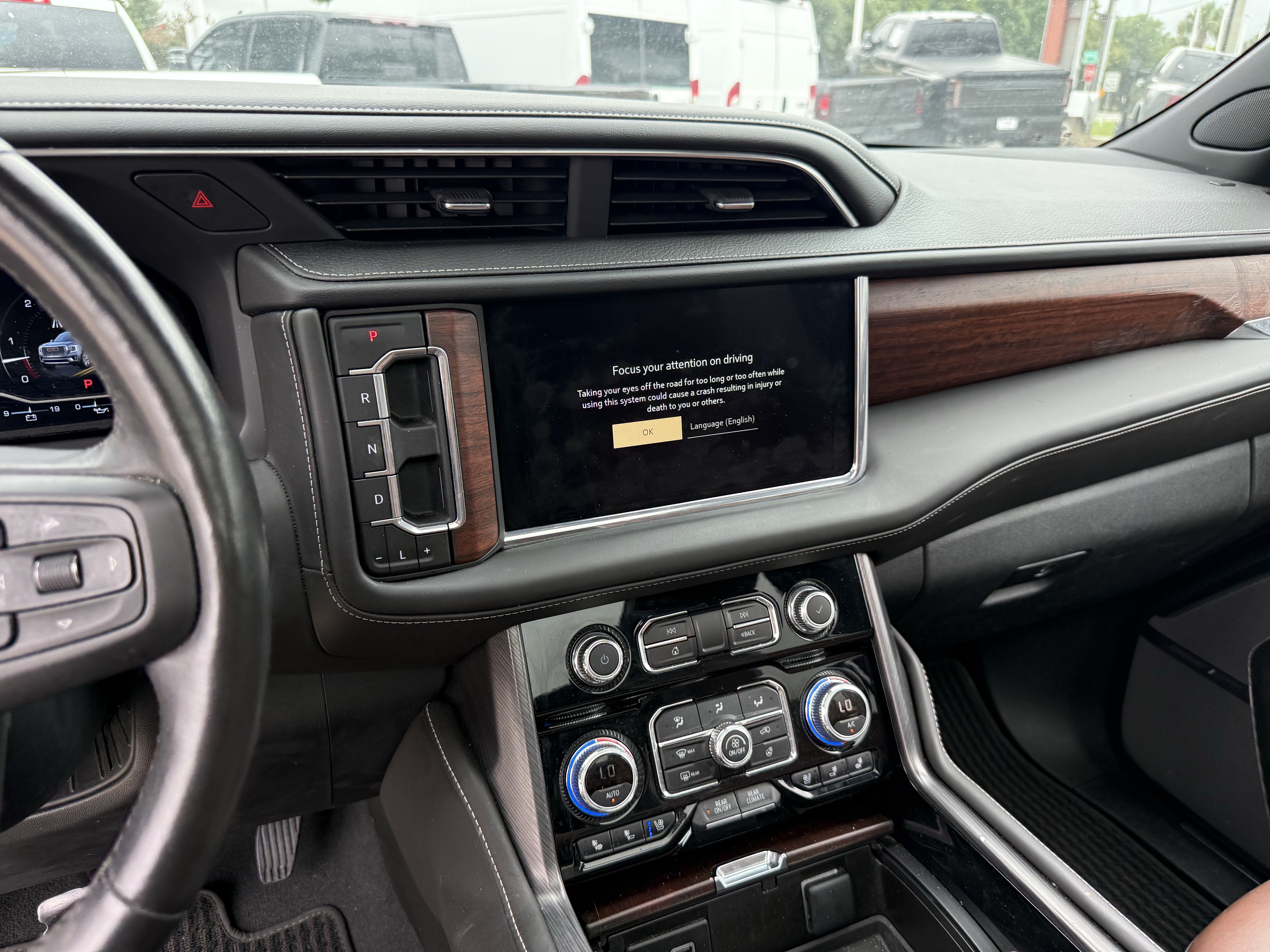 Used 2023 White Frost Tricoat GMC Denali Ultimate image 18