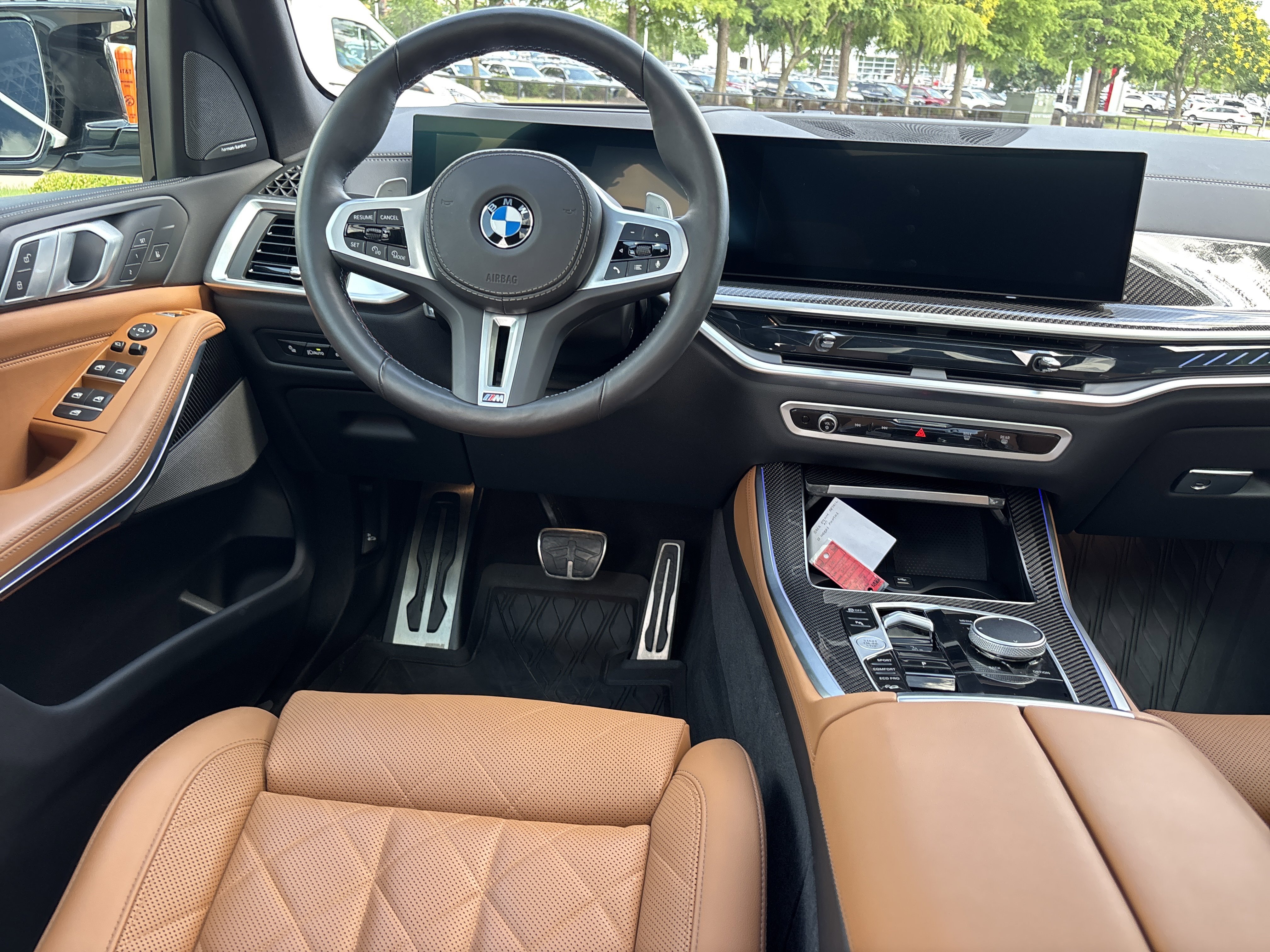 Used 2025 Mineral White Metallic BMW M60i image 17