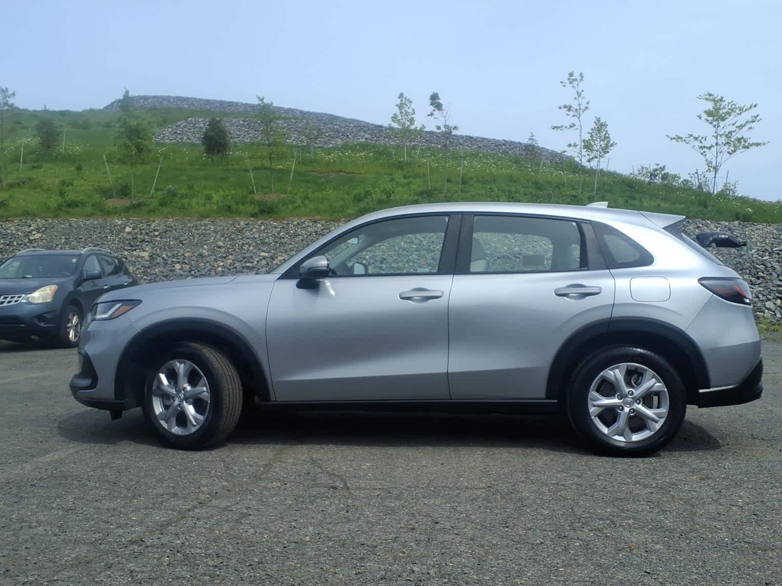 Certified Used 2024 Lunar Silver Metallic Honda LX image 8