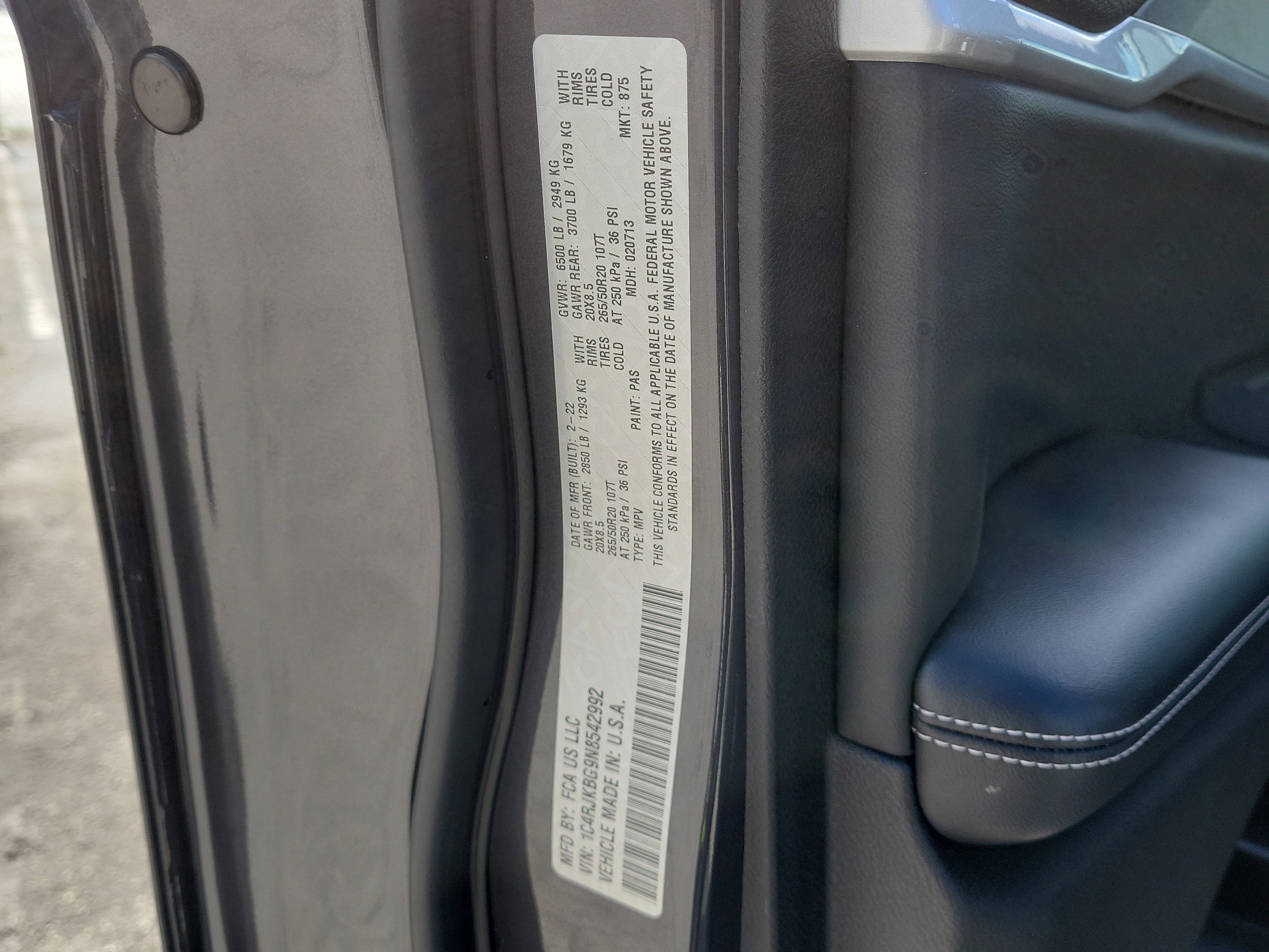 Used 2022 Baltic Gray Metallic Clearcoat Jeep Limited image 30