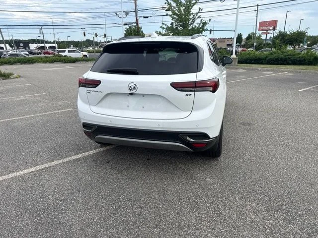 Used 2021 Summit White Buick Essence image 16