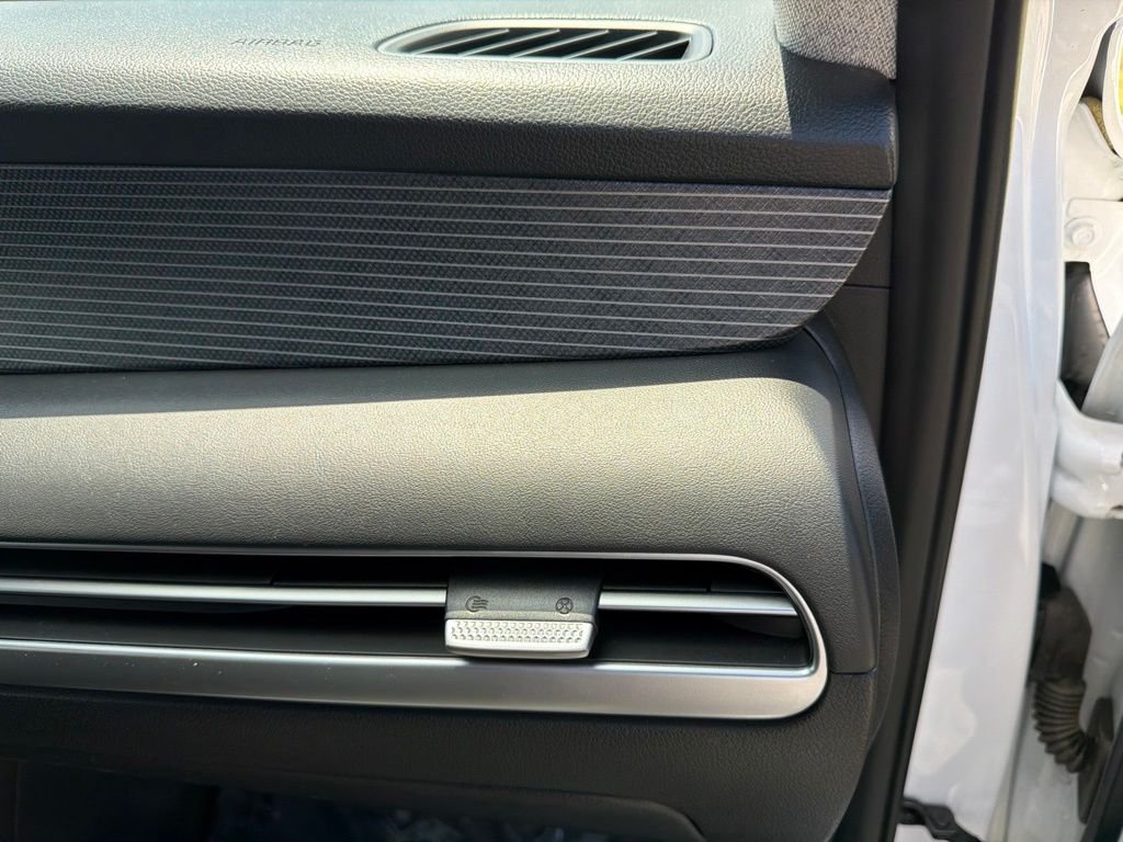Used 2023 White Hyundai Limited image 18