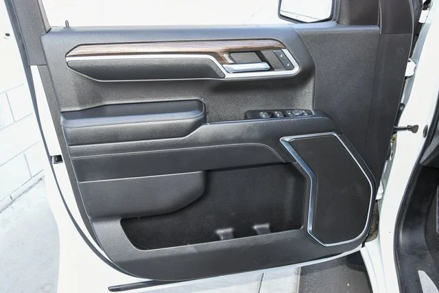 Used 2022 White Chevrolet LT image 14