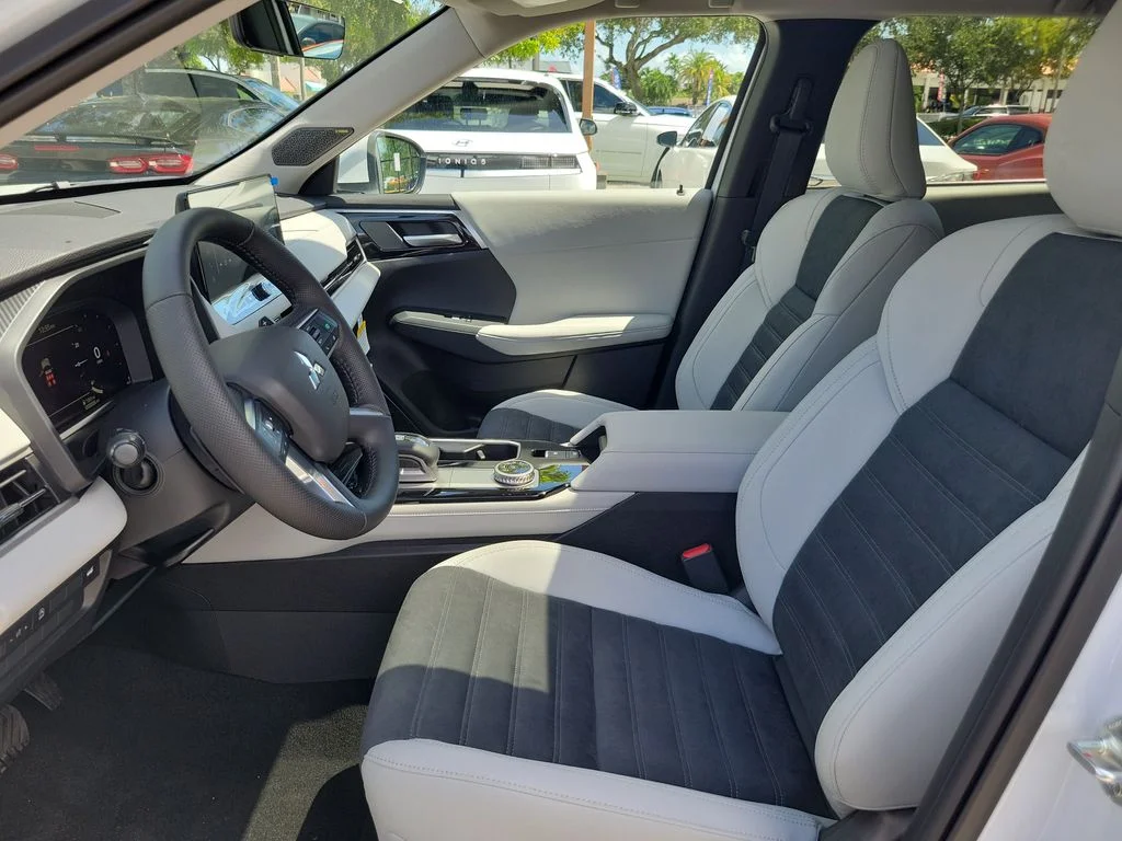 New 2026 WHITE DIAMOND Mitsubishi SE 1.5T 2WD image 25