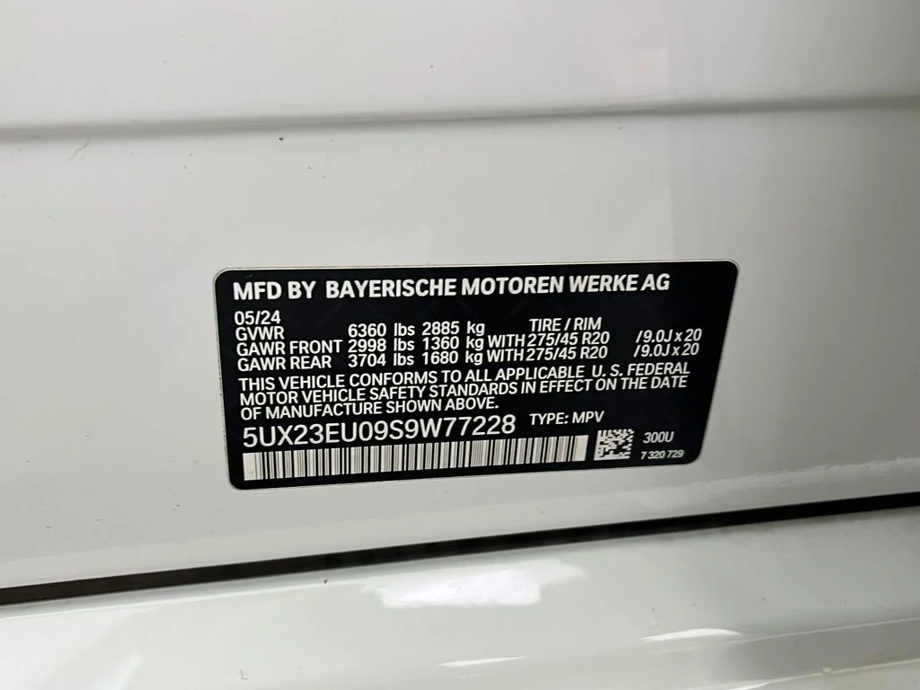 Certified Used 2025 Alpine White BMW xDrive40i image 29