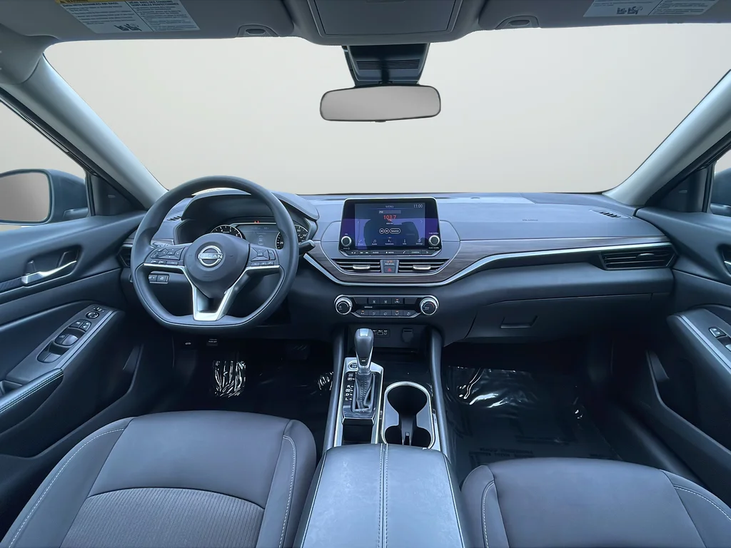 Used 2024 Black Nissan 2.5 SV image 9