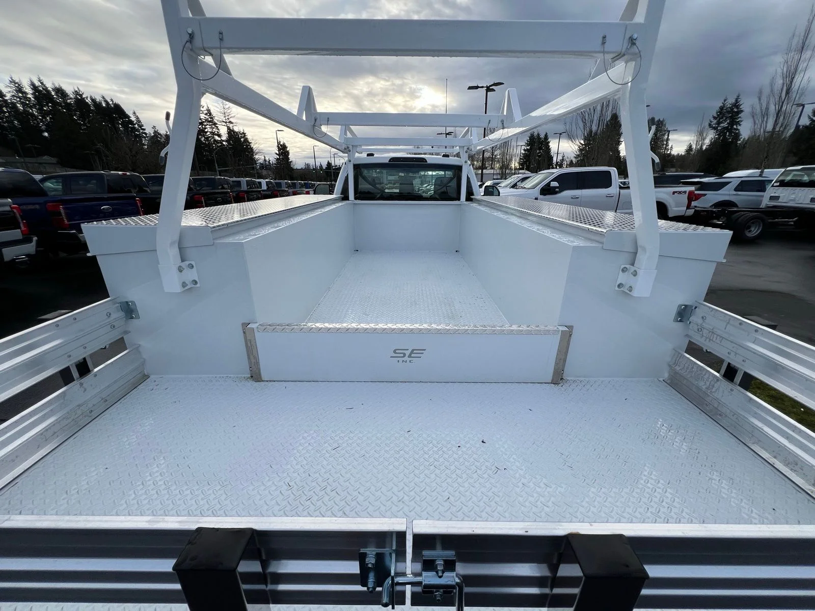 2024 Ford F-550 Super Duty Chassis Cab XL - Photo 8