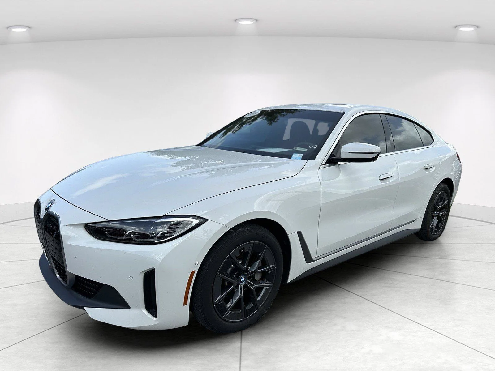 Certified Used 2023 Alpine White BMW eDrive35 image 3