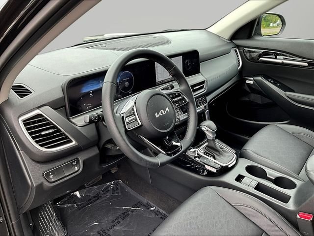 Certified Used 2026 Black Kia SX image 18