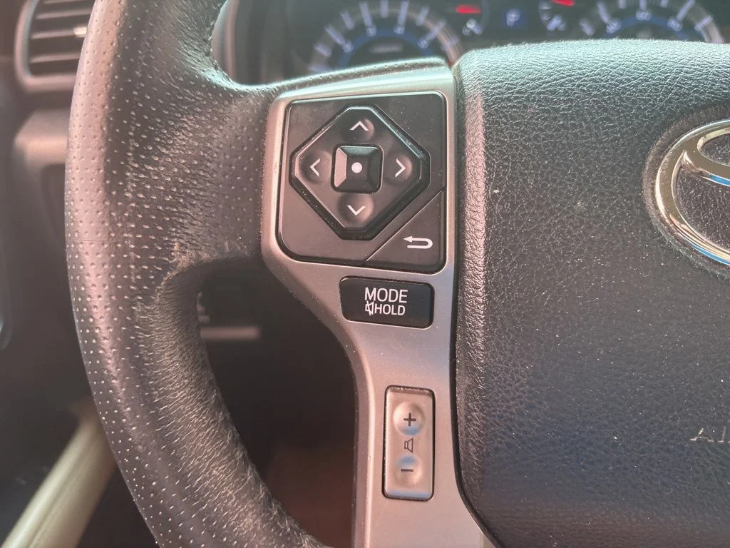 Used 2019 White Toyota SR5 Premium image 18