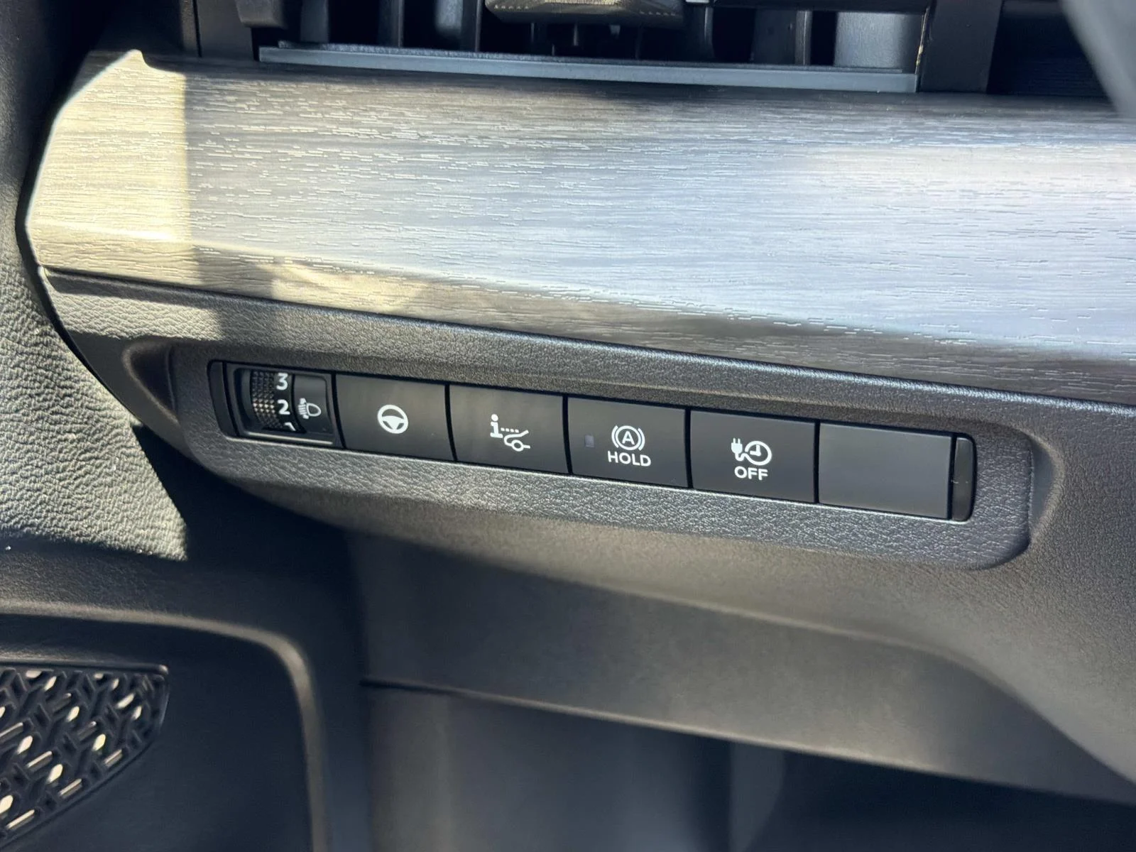 Used 2023 GUN METALLIC Nissan ENGAGE image 19