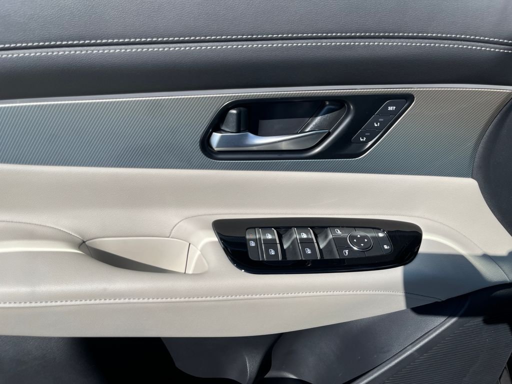Used 2025 Black Nissan SL image 10