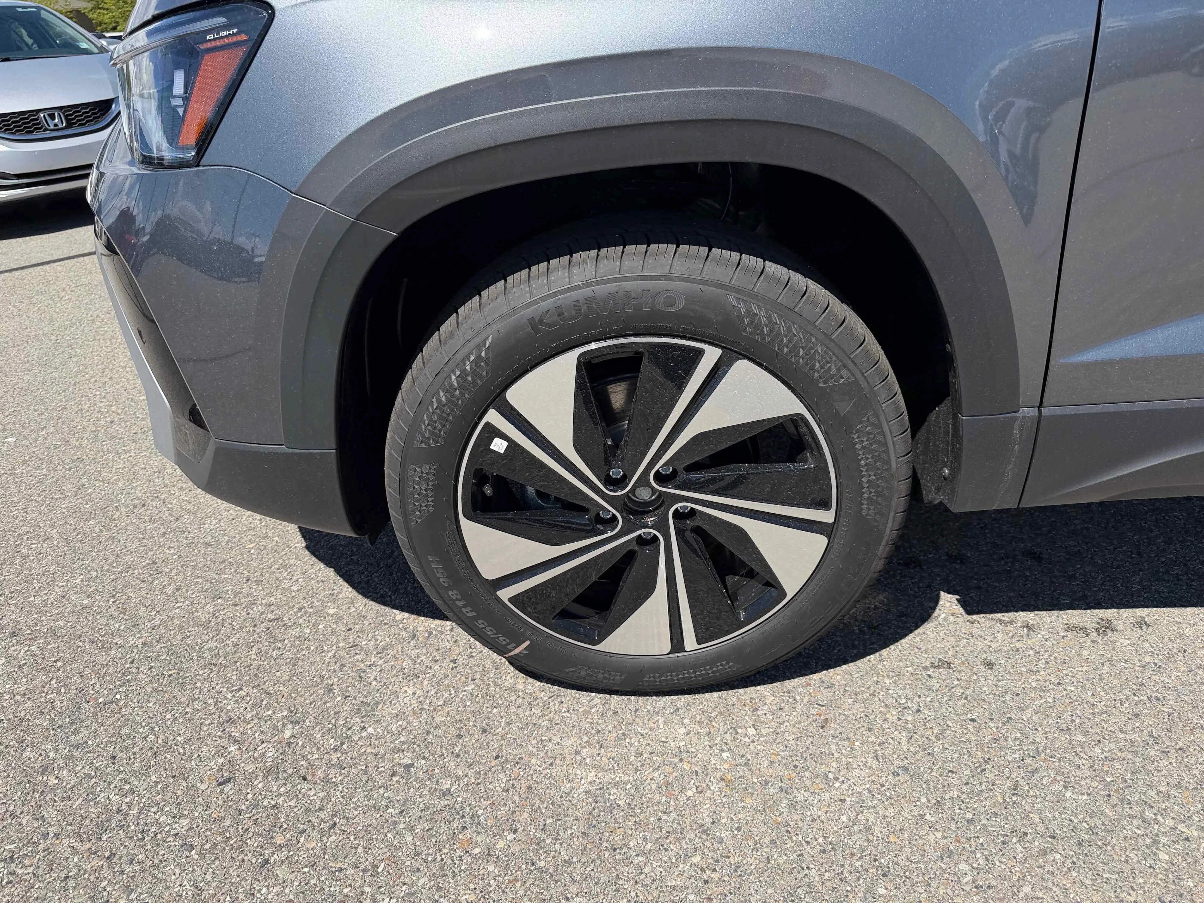 New 2026 Platinum Gray Volkswagen SE image 13
