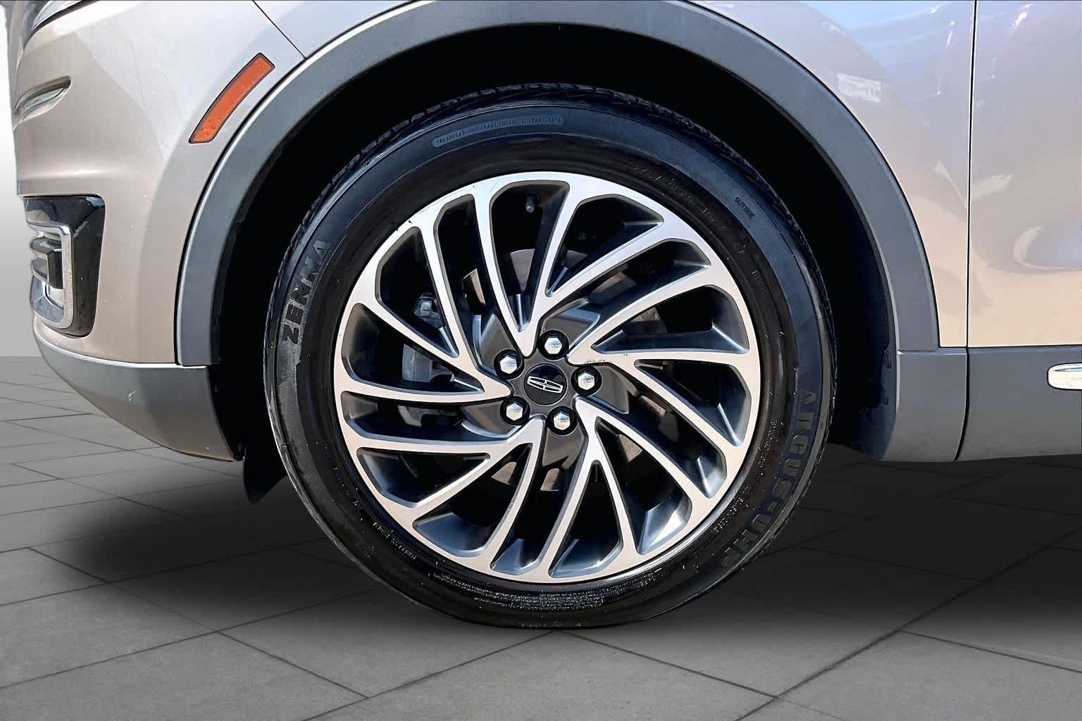 Used 2019 Iced Mocha Lincoln Reserve image 11