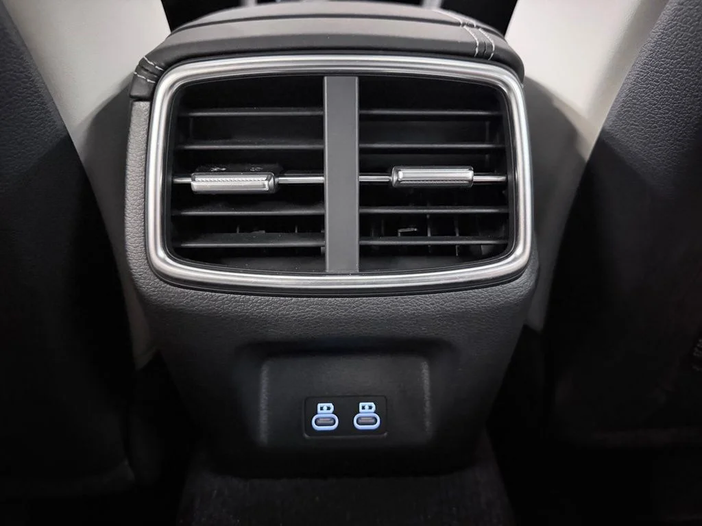 2025 GENESIS G70 Sport Advanced - Photo 32