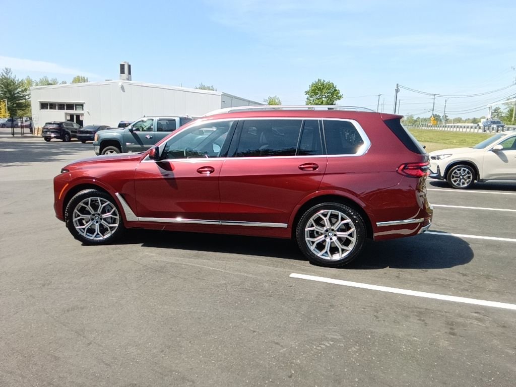 Used 2026 Aventurin Red Metallic BMW xDrive40i image 4
